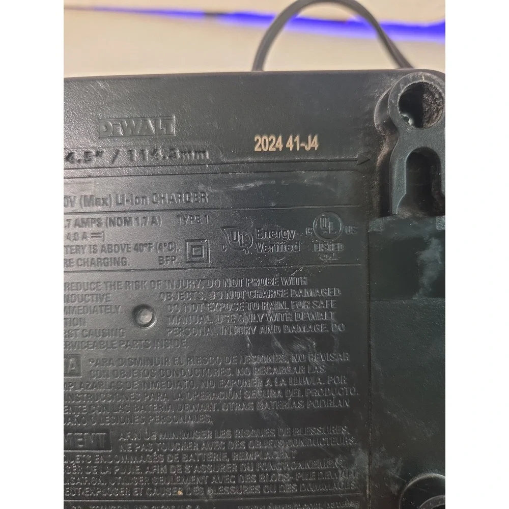 OEM DEWALT DCB1104 12V & 20V Volt MAX Li-Ion 4 Amp Fast Charger Battery Charger